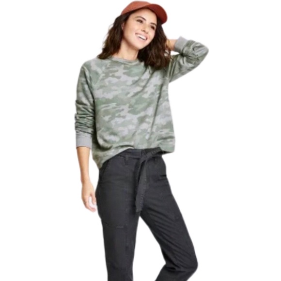 Universal Thread Camouflage Sweatshirt Green XS NWT - Picture 2 of 4